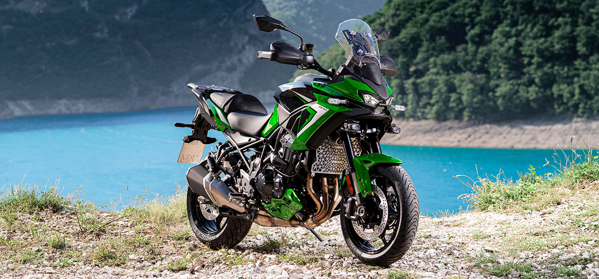 Kawasaki Versys 900 2027: sportief toeren met radarondersteuning